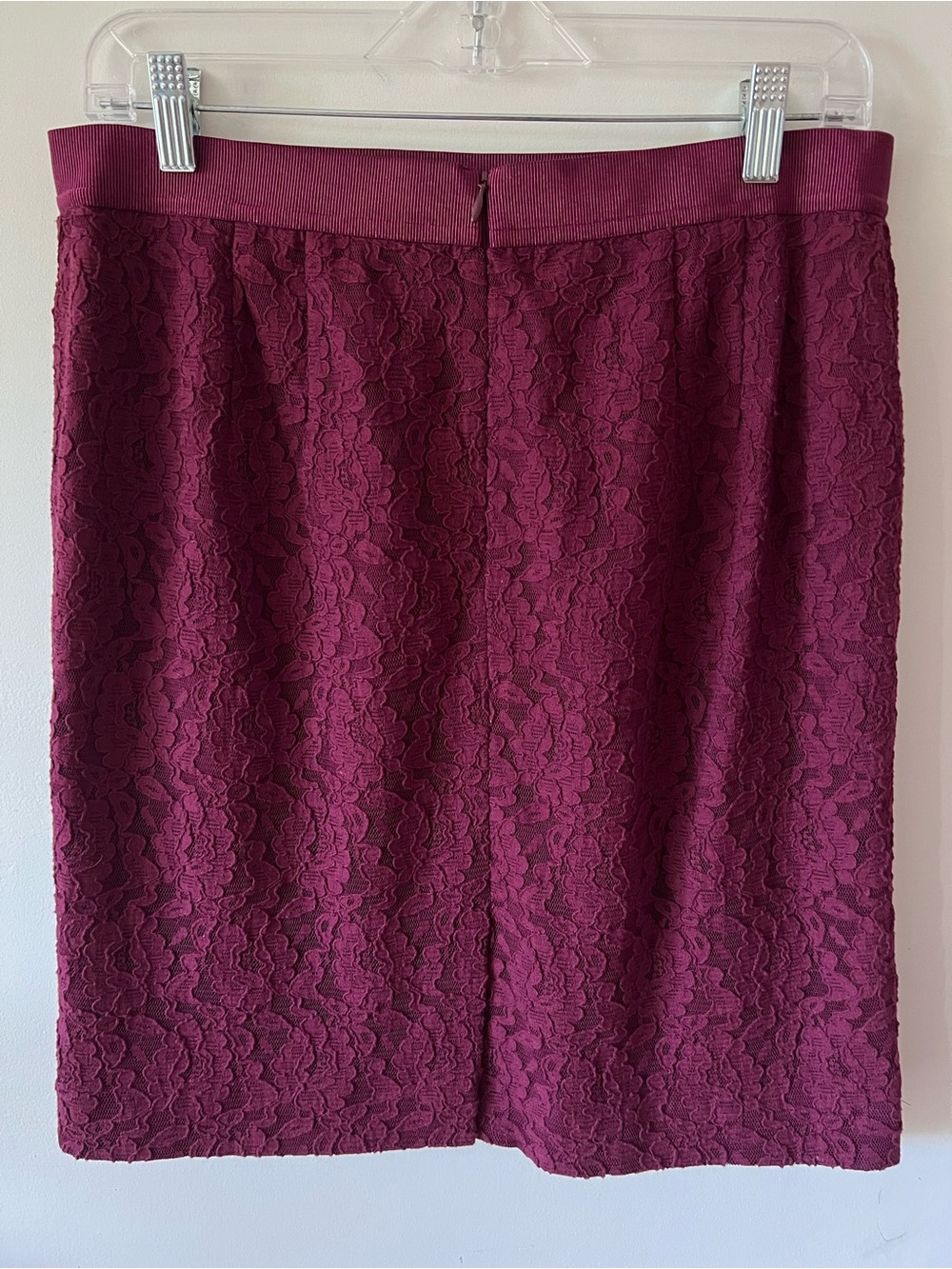 Ann Taylor Petite Burgundy Lace Pencil Skirt - Size 10P - Picture 3 of 6